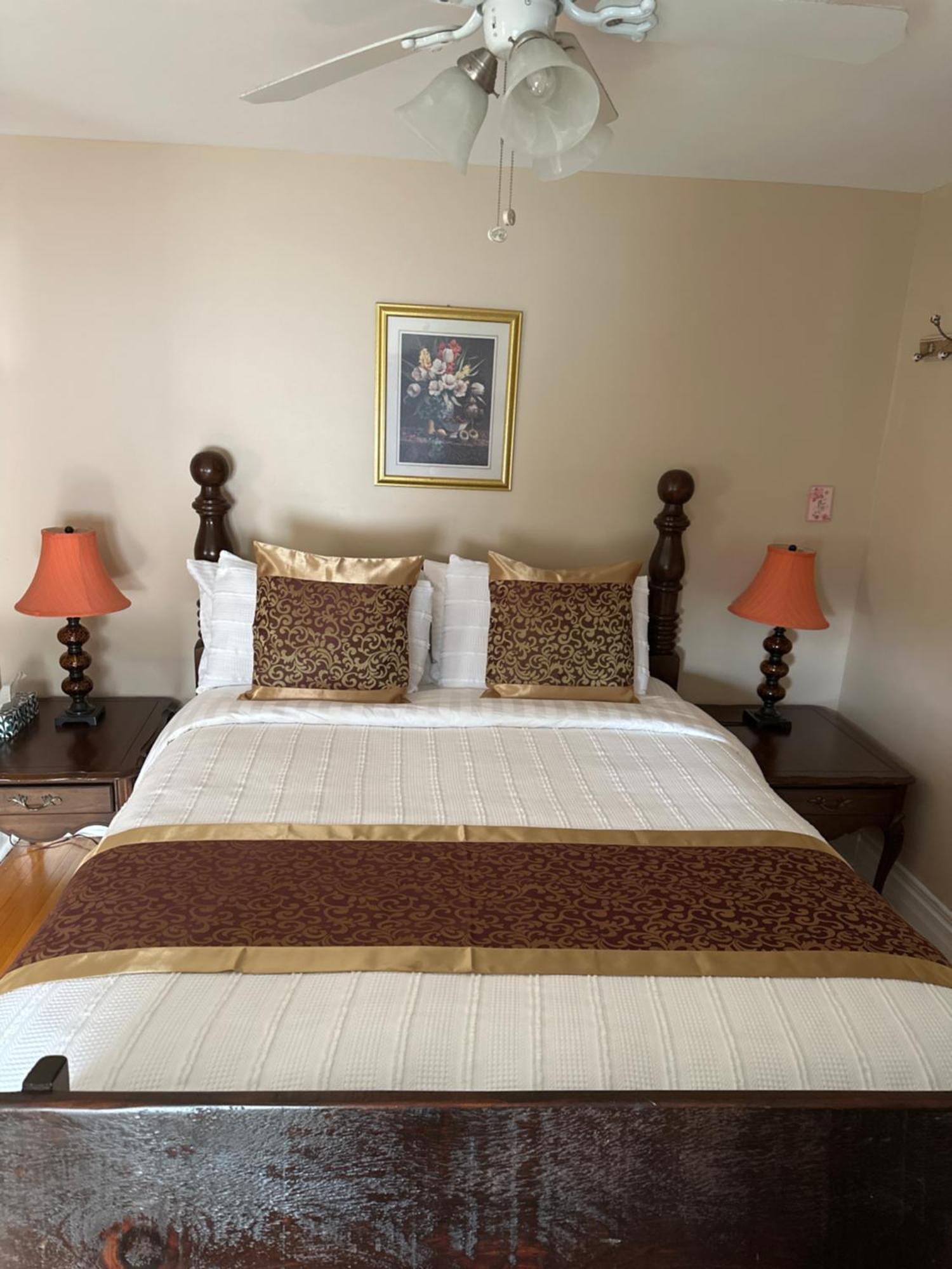 Blue Gables Bed & Breakfast Niagara Falls