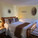 Blue Gables Bed And Breakfast