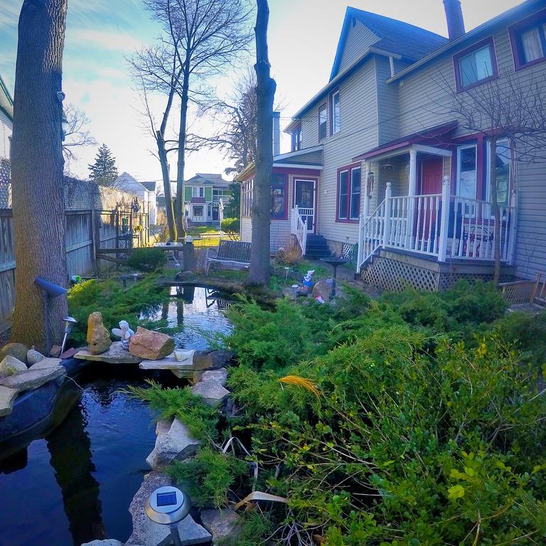 Blue Gables 3*