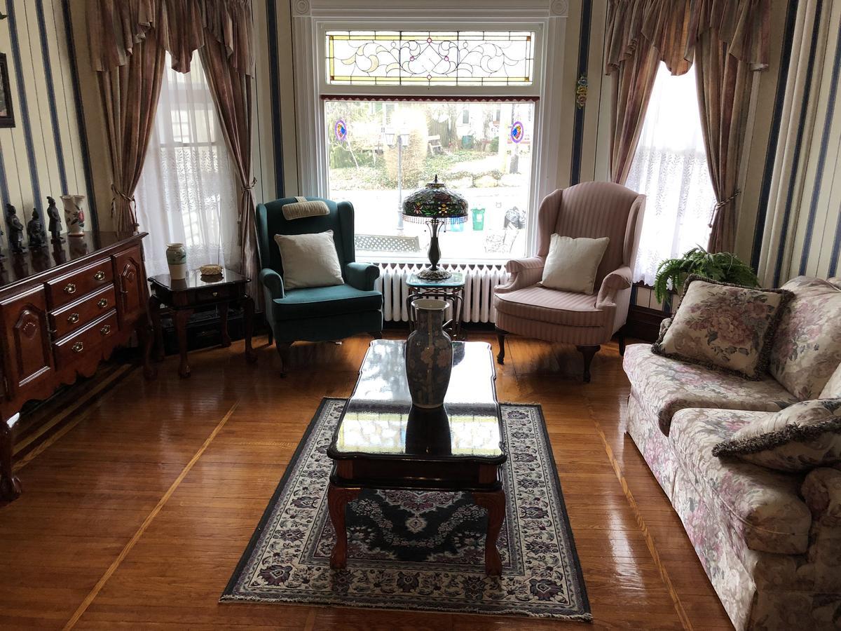 Blue Gables Bed & Breakfast 3*