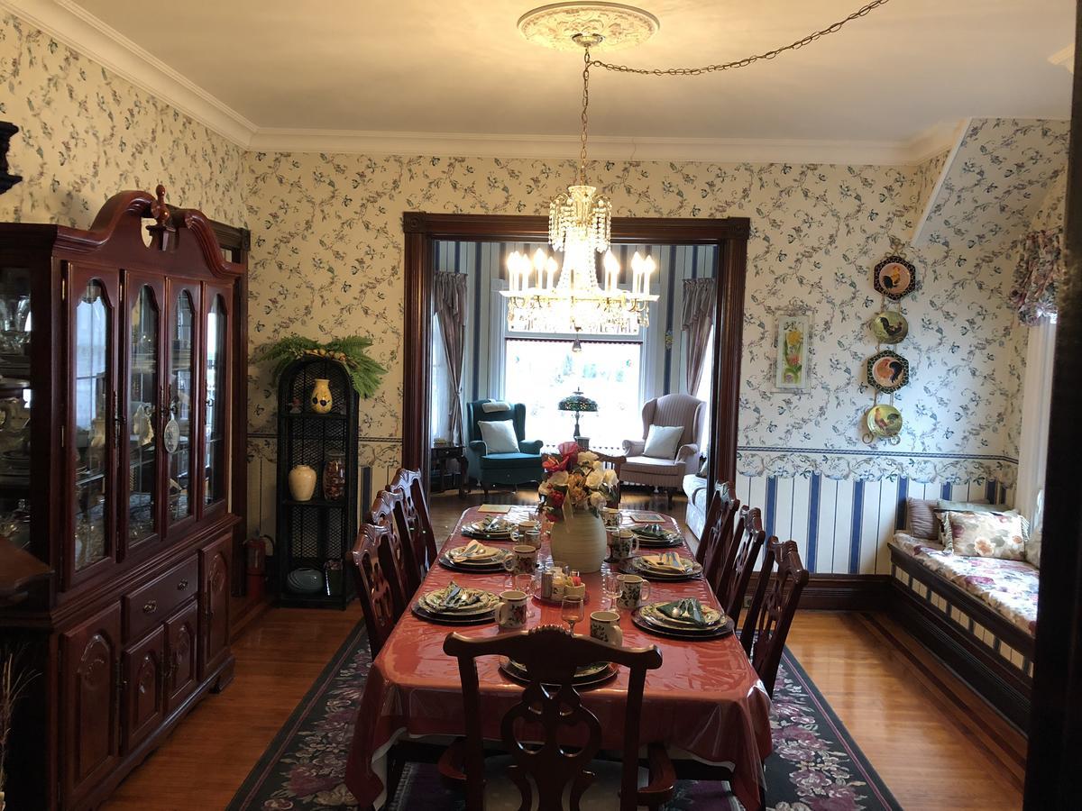 Blue Gables 3*