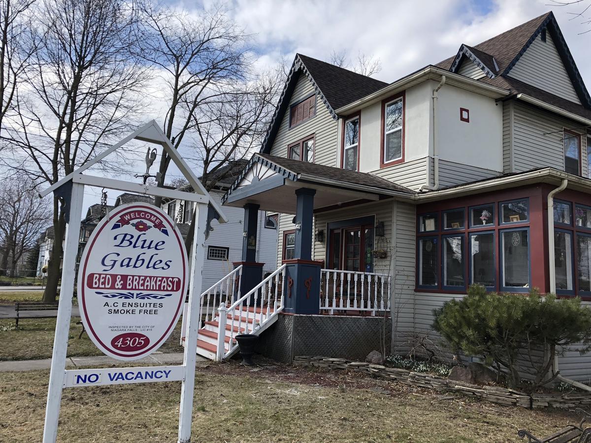 Blue Gables Bed & Breakfast Niagara Falls