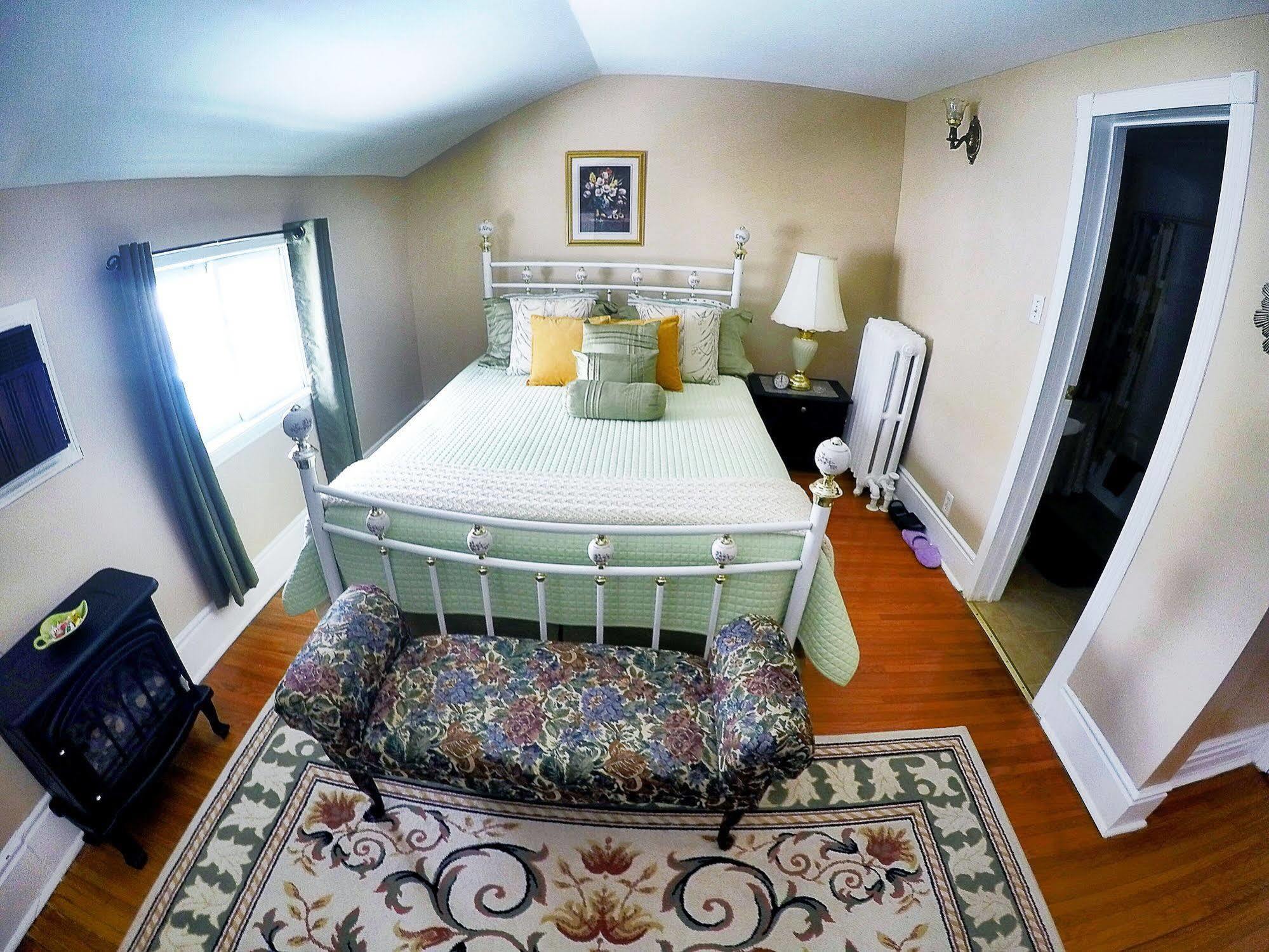 Bed & Breakfast Blue Gables Niagara Falls