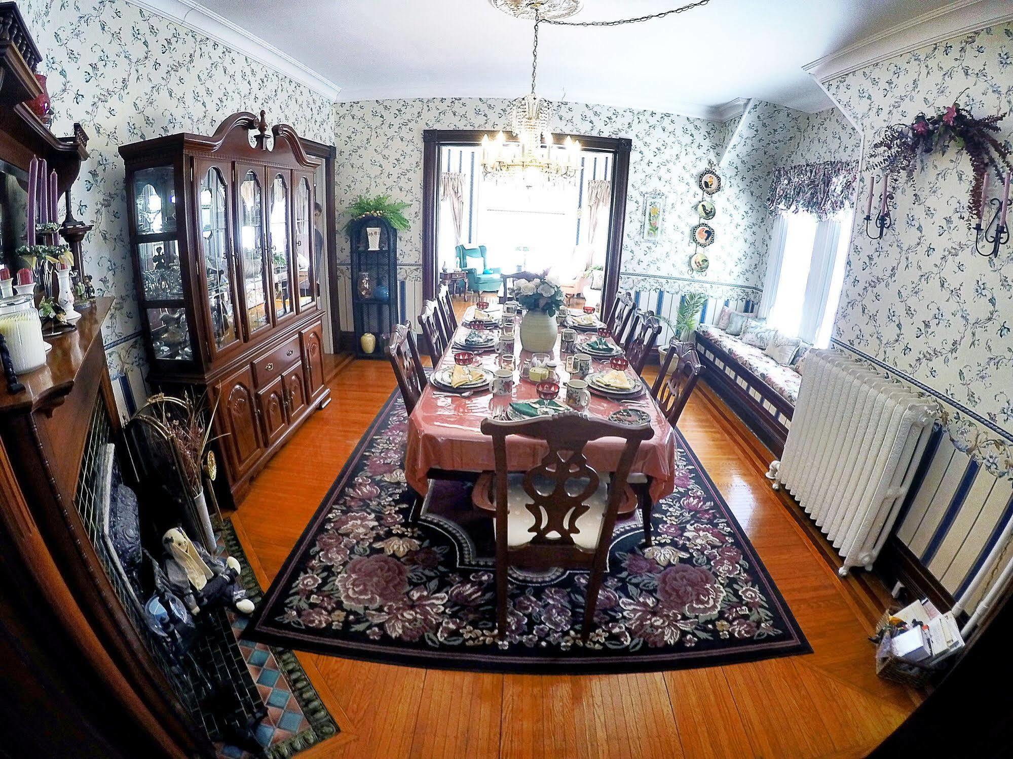 Bed & Breakfast Blue Gables 3*